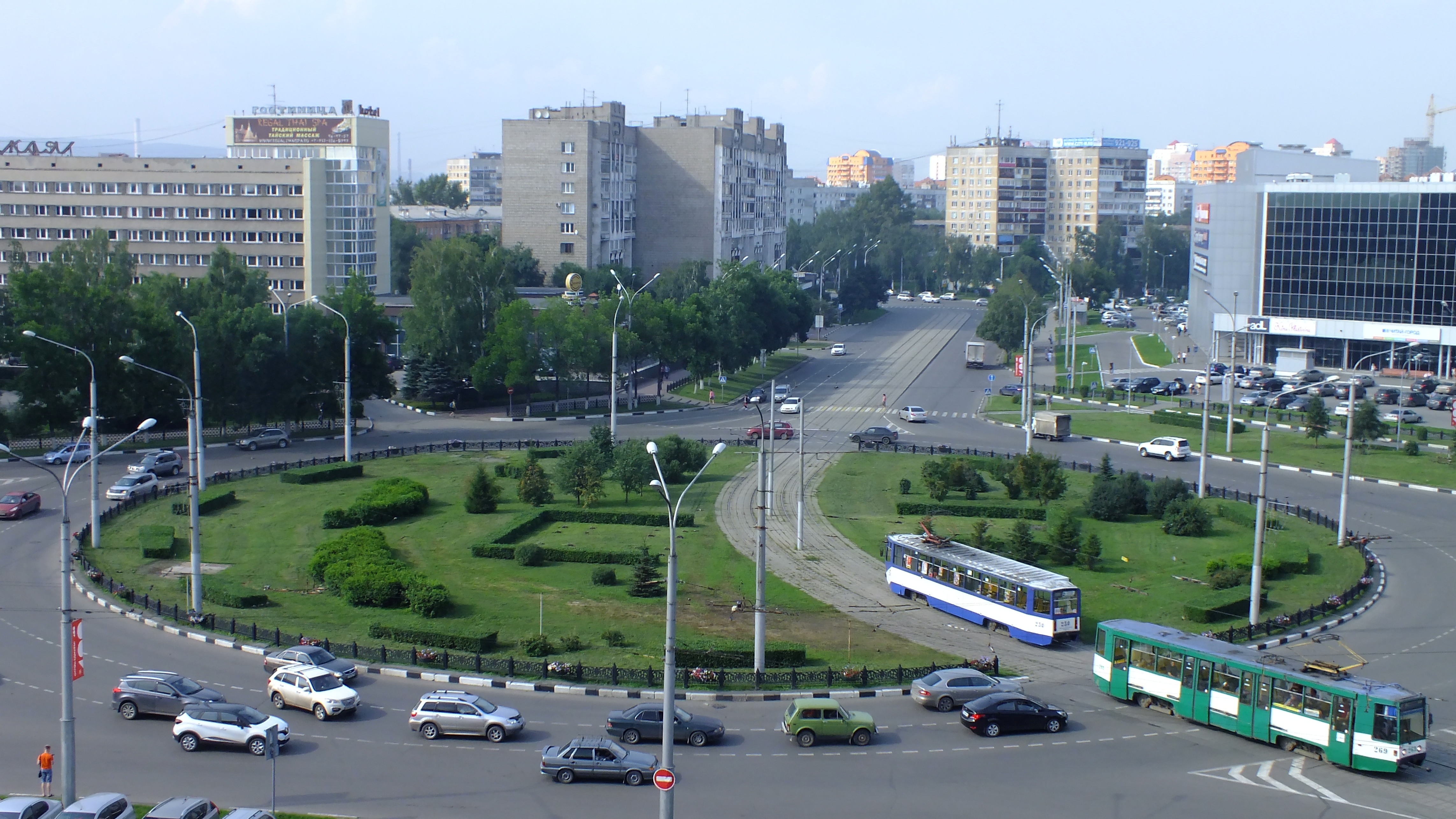 Улица Кирова, площадь Общественных мероприятий. Сквер Жукова. Сквер Выпова.  Арт-сквер - Улицы Новокузнецка. Центральный район - Фотоальбом - 400  Знаменитых Новокузнечан